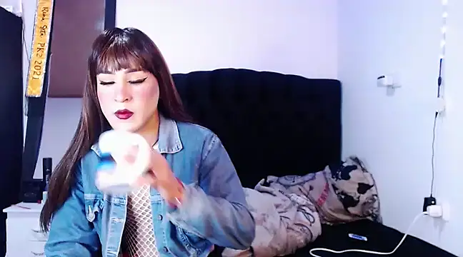 Snapshot of Georgina_Giio chatting on 02.21.25 Georgina Giio online show from 02.21.25