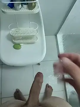 Snapshot of kzzix chatting on 12.20.25 kzzix online show from 12.20.25