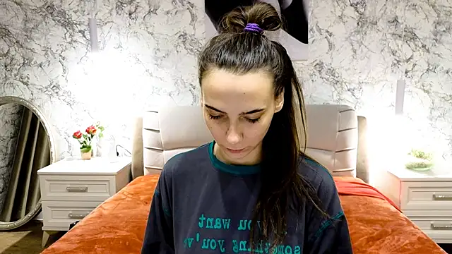 Snapshot of annabishop chatting on 01.21.25 annabishop online show from 01.21.25