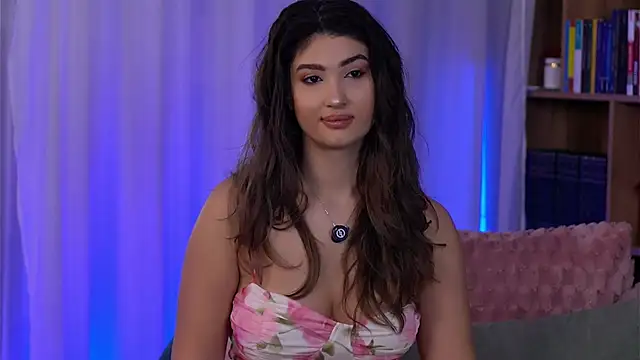 Snapshot of SarahPeach8 chatting on 02.14.26 SarahPeach8 online show from 02.14.26