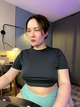 Kiss My Body online show from 09.30.25