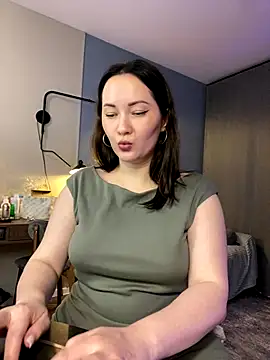 Kiss My Body online show from 10.05.25