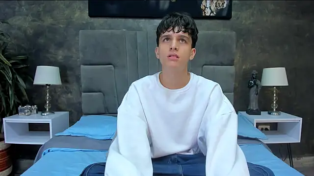 Snapshot of bruce_hans chatting on 02.11.26 bruce hans online show from 02.11.26