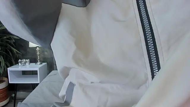 Snapshot of bruce_hans chatting on 02.22.26 bruce hans online show from 02.22.26