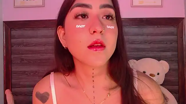 Snapshot of AdaaMillan chatting on 02.04.26 AdaaMillan online show from 02.04.26