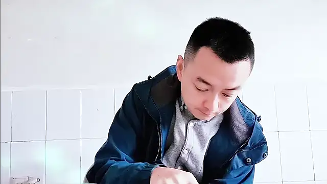 Snapshot of swg176 chatting on 10.20.25 swg176 online show from 10.20.25