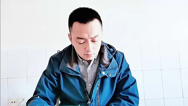 Snapshot of swg176 chatting on 10.22.25 swg176 online show from 10.22.25