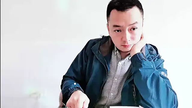 Snapshot of swg176 chatting on 10.24.25 swg176 online show from 10.24.25