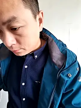 Snapshot of swg176 chatting on 11.03.25 swg176 online show from 11.03.25