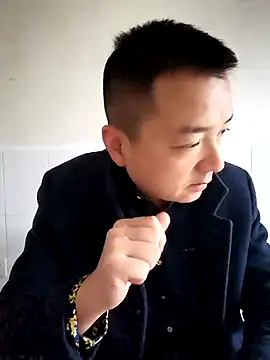 Snapshot of swg176 chatting on 11.17.25 swg176 online show from 11.17.25