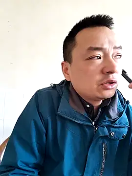 Snapshot of swg176 chatting on 11.26.25 swg176 online show from 11.26.25