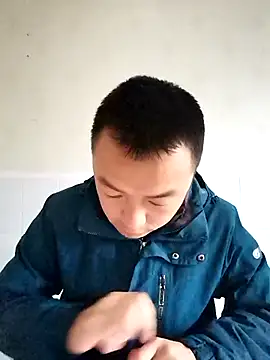 Snapshot of swg176 chatting on 12.23.25 swg176 online show from 12.23.25