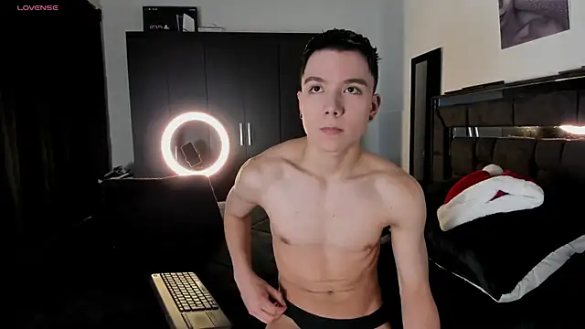 Snapshot of alanblack1 chatting on 12.03.25 alanblack1 online show from 12.03.25