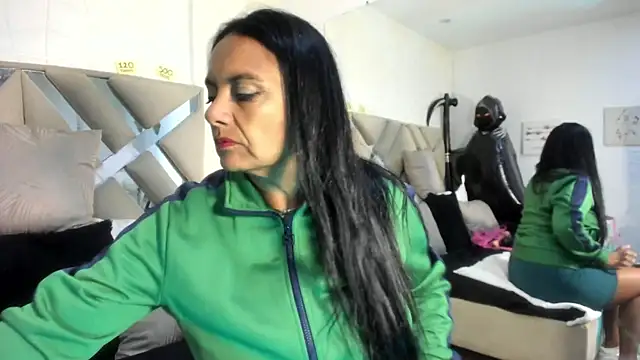 raquell moore online show from 11.11.25