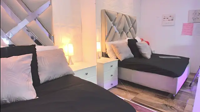 raquell moore online show from 04.07.26