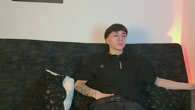 Snapshot of ethan_and_ava chatting on 03.12.26 ethan and ava online show from 03.12.26