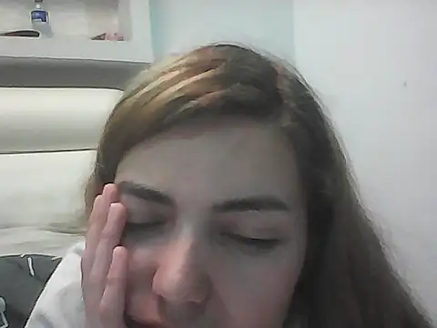 Snapshot of VittoriaTaylor chatting on 11.27.25 VittoriaTaylor online show from 11.27.25