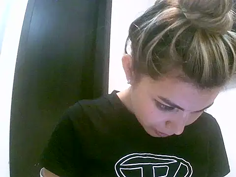 VittoriaTaylor online show from 04.03.26