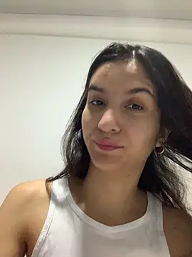 Bella still online show from 11.07.25