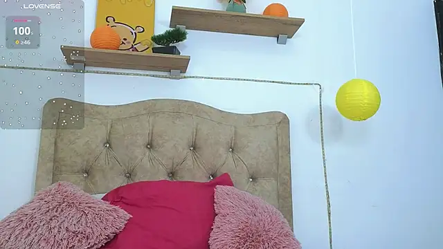 Snapshot of SERAFINA_ chatting on 02.20.25 SERAFINA online show from 02.20.25