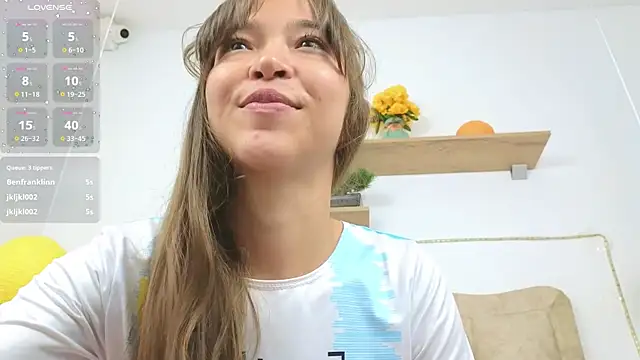Snapshot of SERAFINA_ chatting on 03.01.25 SERAFINA online show from 03.01.25