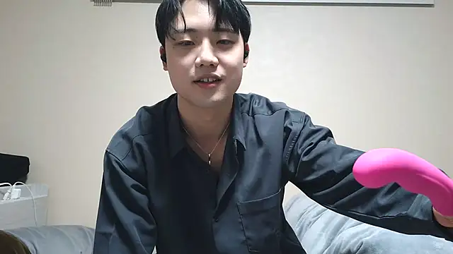 Snapshot of nunnun00 chatting on 02.14.25 nunnun00 online show from 02.14.25