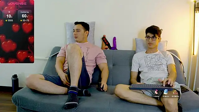 Snapshot of Cum_hunters chatting on 02.06.25 Cum hunters online show from 02.06.25