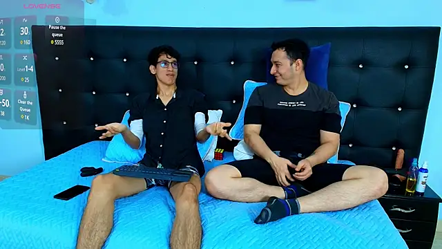 Snapshot of Cum_hunters chatting on 02.19.25 Cum hunters online show from 02.19.25