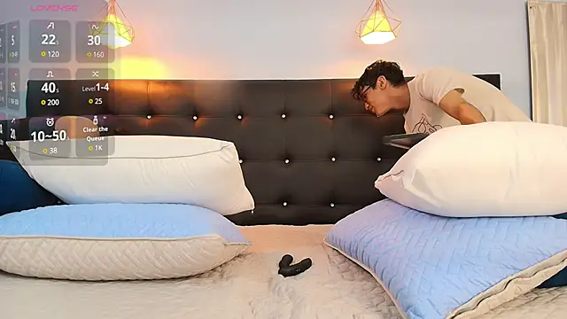 Snapshot of Cum_hunters chatting on 02.24.25 Cum hunters online show from 02.24.25