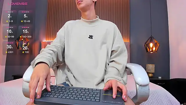 Snapshot of Cum_hunters chatting on 09.11.25 Cum hunters online show from 09.11.25