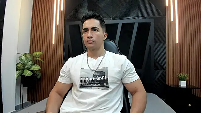 Snapshot of Brad_Summer chatting on 02.11.25 Brad Summer online show from 02.11.25