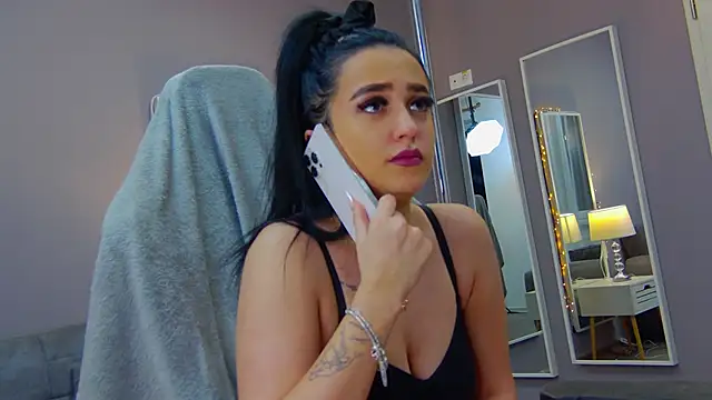 Eva Lovvia  online show from 02.06.25