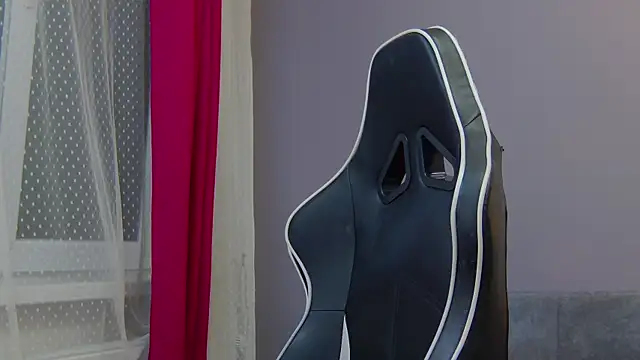 Eva Lovvia  online show from 02.10.25