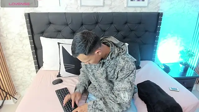 Snapshot of stefany_pablo1 chatting on 01.31.25 stefany pablo1 online show from 01.31.25