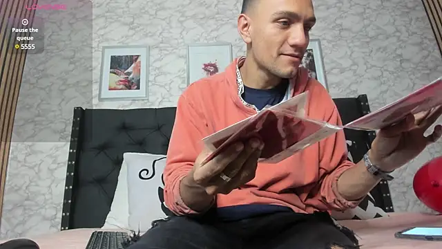 Snapshot of stefany_pablo1 chatting on 02.13.25 stefany pablo1 online show from 02.13.25