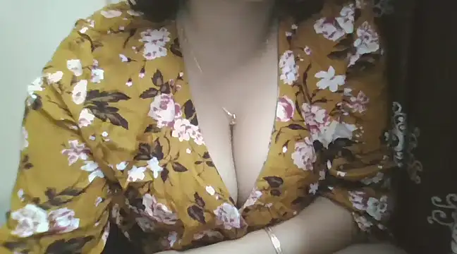 Snapshot of Lovely_Sreya chatting on 02.17.25 Lovely Sreya online show from 02.17.25