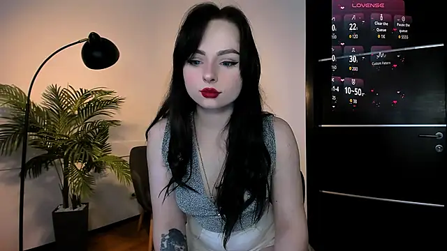 Noirael online show from 04.15.26