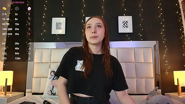 Snapshot of anastasia_windel chatting on 09.30.25 anastasia windel online show from 09.30.25