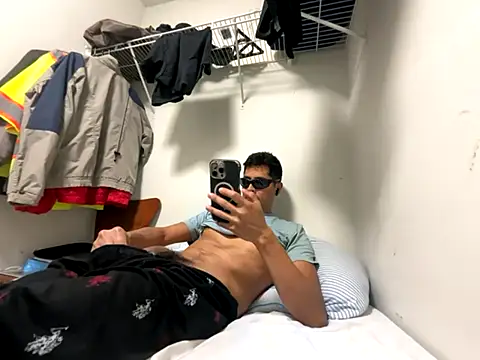 PerroDemonioHot online show from 10.12.25