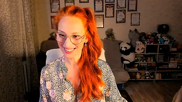 Snapshot of red_rocco chatting on 12.17.25 red rocco online show from 12.17.25