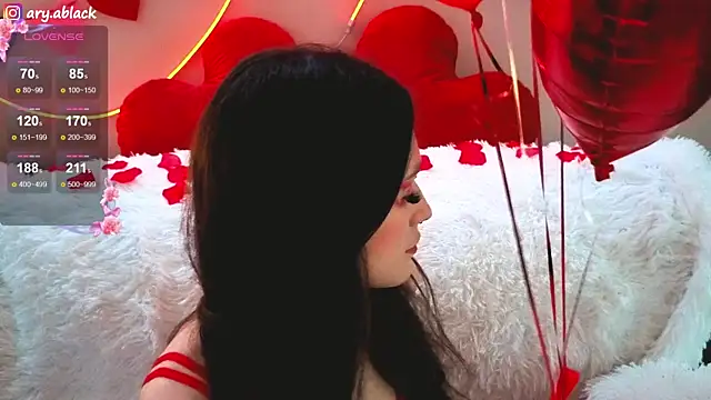 Arya Black online show from 02.14.25