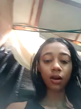 Zoe Sweett18 online show from 03.06.25