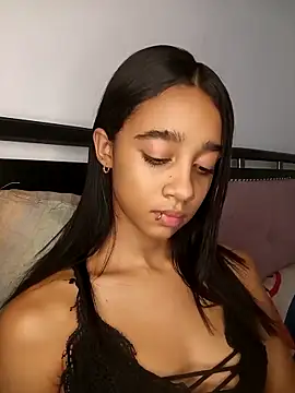 Zoe Sweett18 online show from 04.04.26