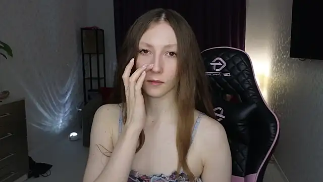 Snapshot of Sweeet_Lilit chatting on 12.02.25 Sweeet Lilit online show from 12.02.25