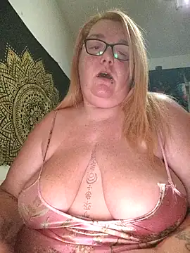 diosacurvy1984 online show from 10.18.25