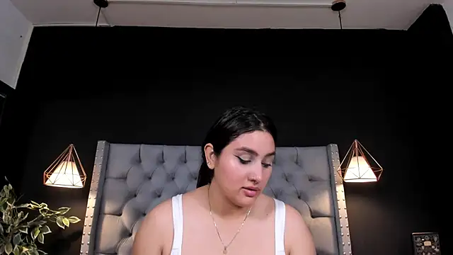 AlexaMora  online show from 09.30.25