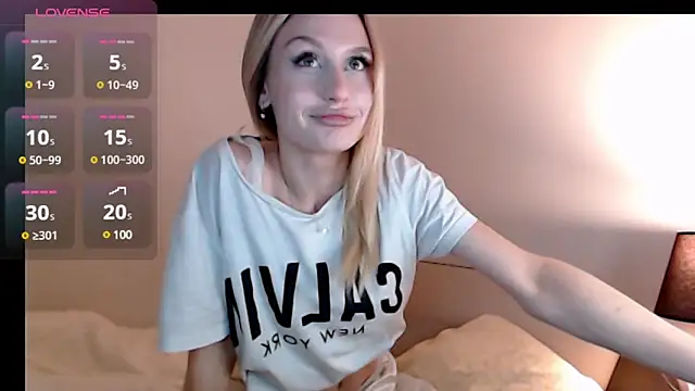 Snapshot of alice-dostoyevski chatting on 01.18.25 alice-dostoyevski online show from 01.18.25
