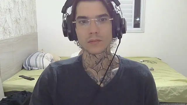 Snapshot of smokingink chatting on 06.21.26 smokingink online show from 06.21.26