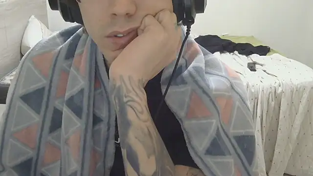Snapshot of smokingink chatting on 06.24.26 smokingink online show from 06.24.26