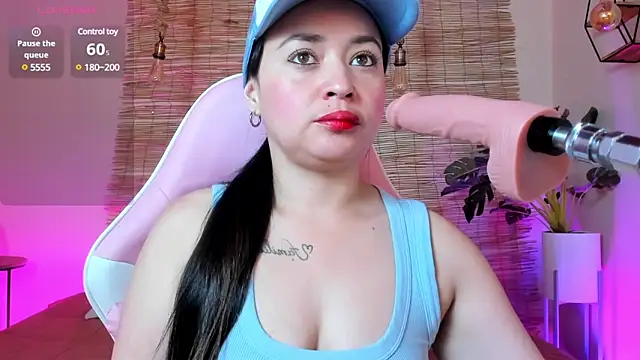 Snapshot of Rosie_jhons chatting on 02.25.25 Rosie jhons online show from 02.25.25